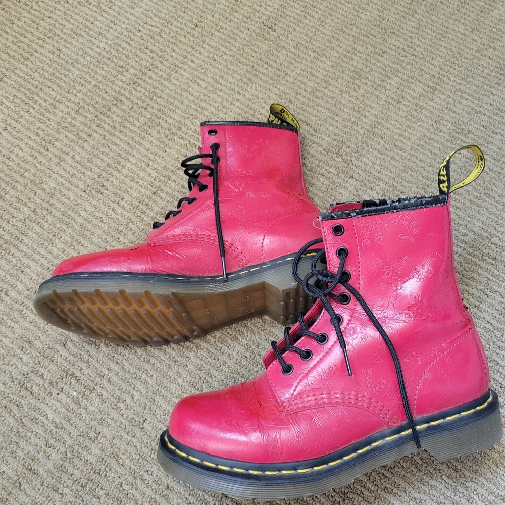 DR MARTENS Y2K flower embossed red Pascal leather combat boots 8 / 39 - Picture 14 of 16